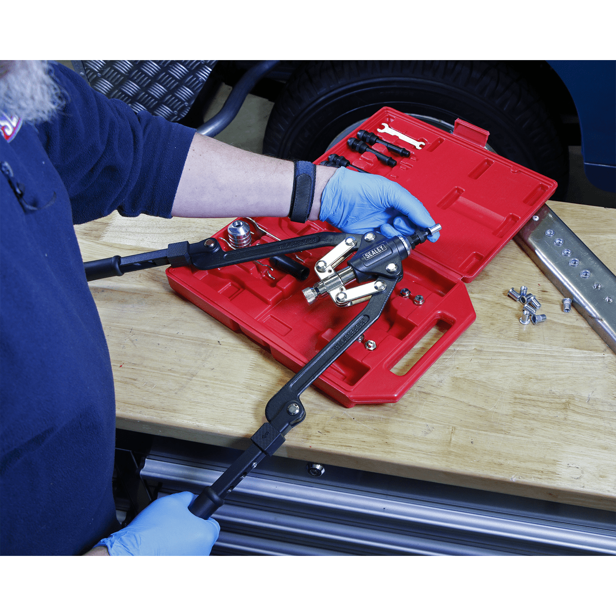 Rivet & Threaded Nut Rivet Kit - Image 3
