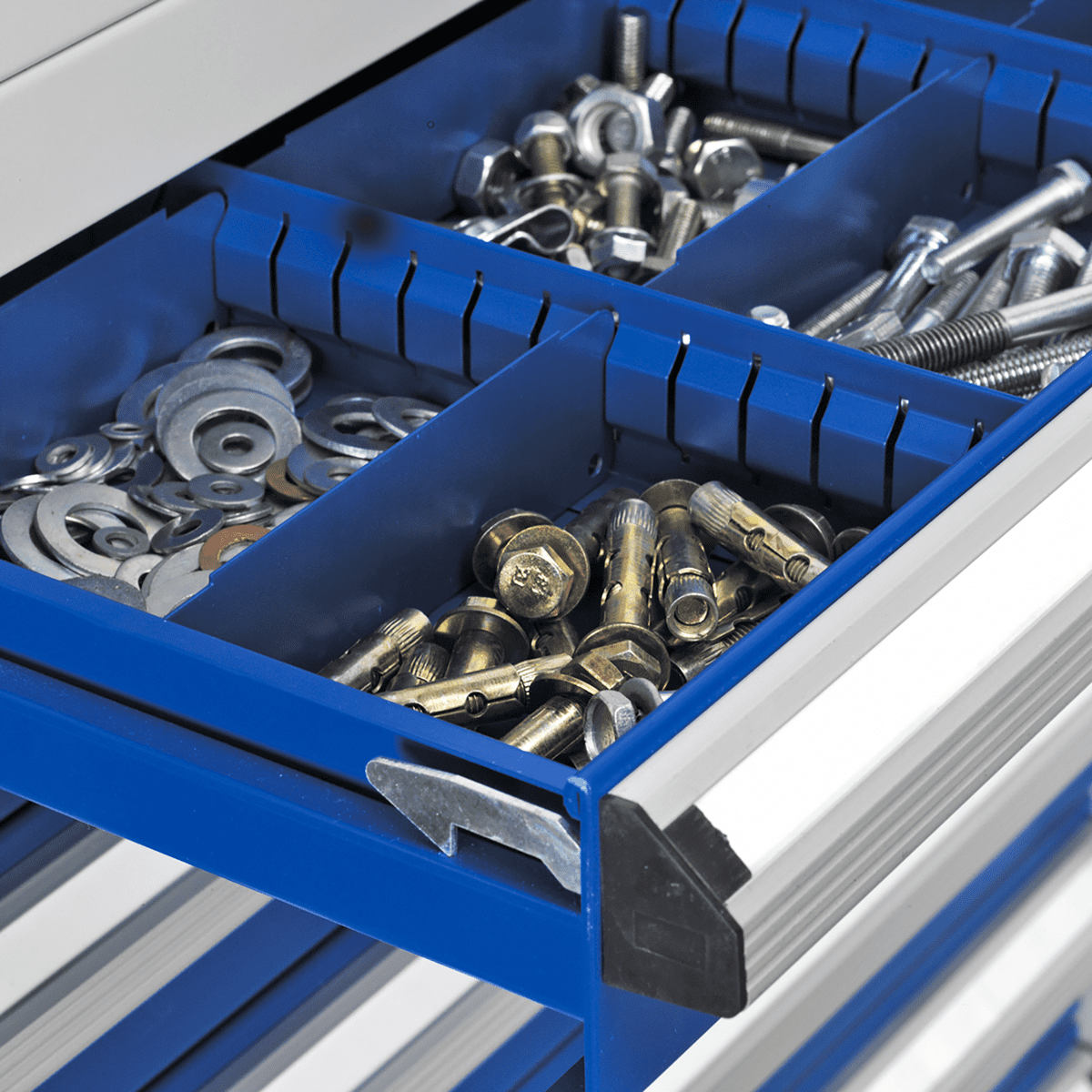 Premier Industrial™ Cabinet/Workstation with 5 Drawers & 1 Shelf - Image 4
