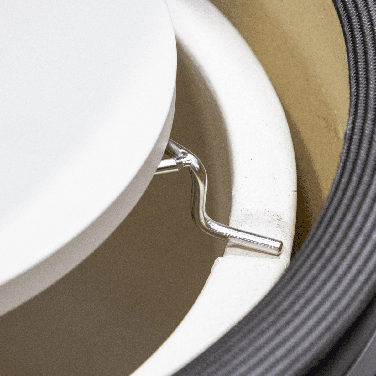 Dellonda Heat Deflector Support for Kamado BBQs - Image 5