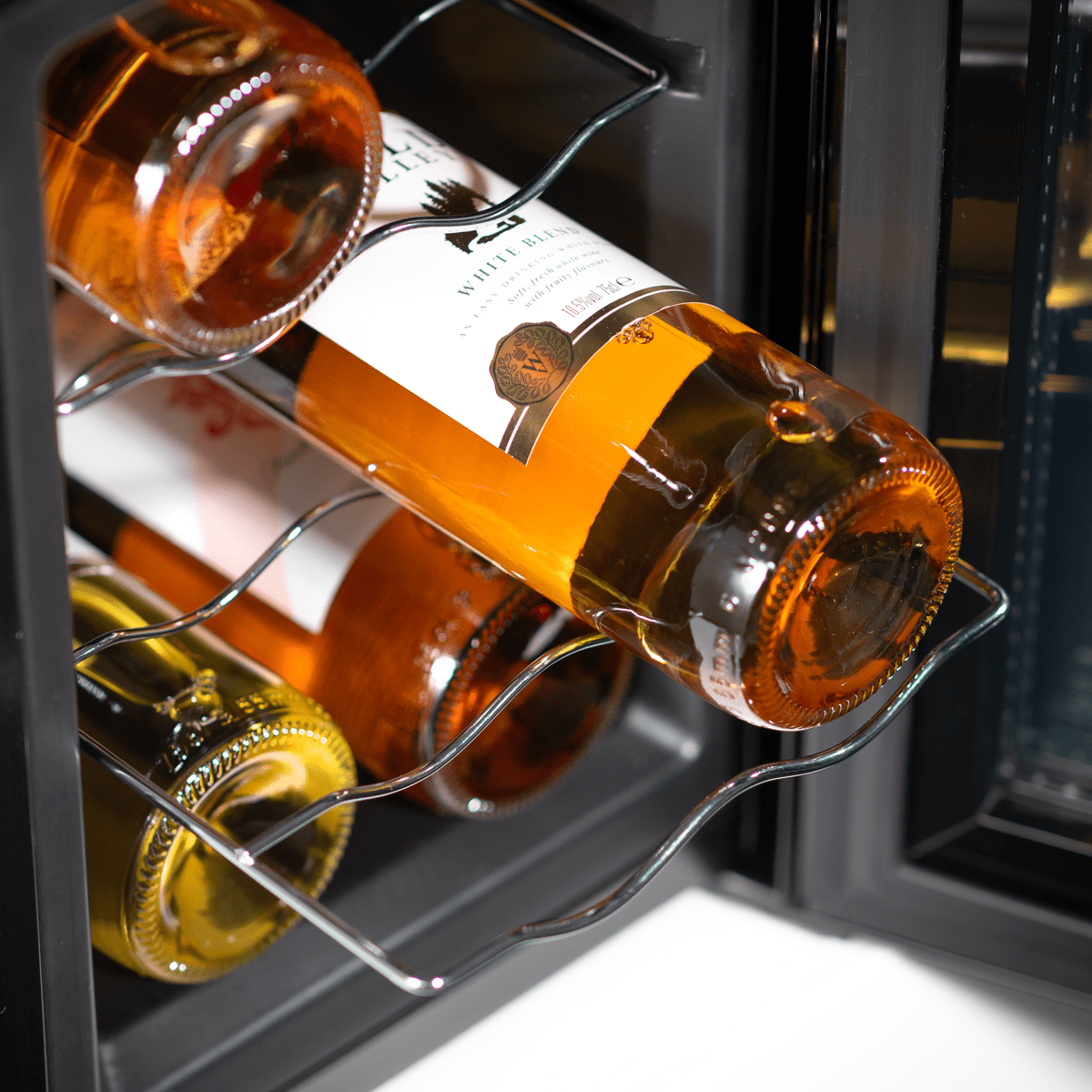Baridi 6 Bottle Thermoelectric Tabletop Wine Cooler with Touch Control - Black - Image 11