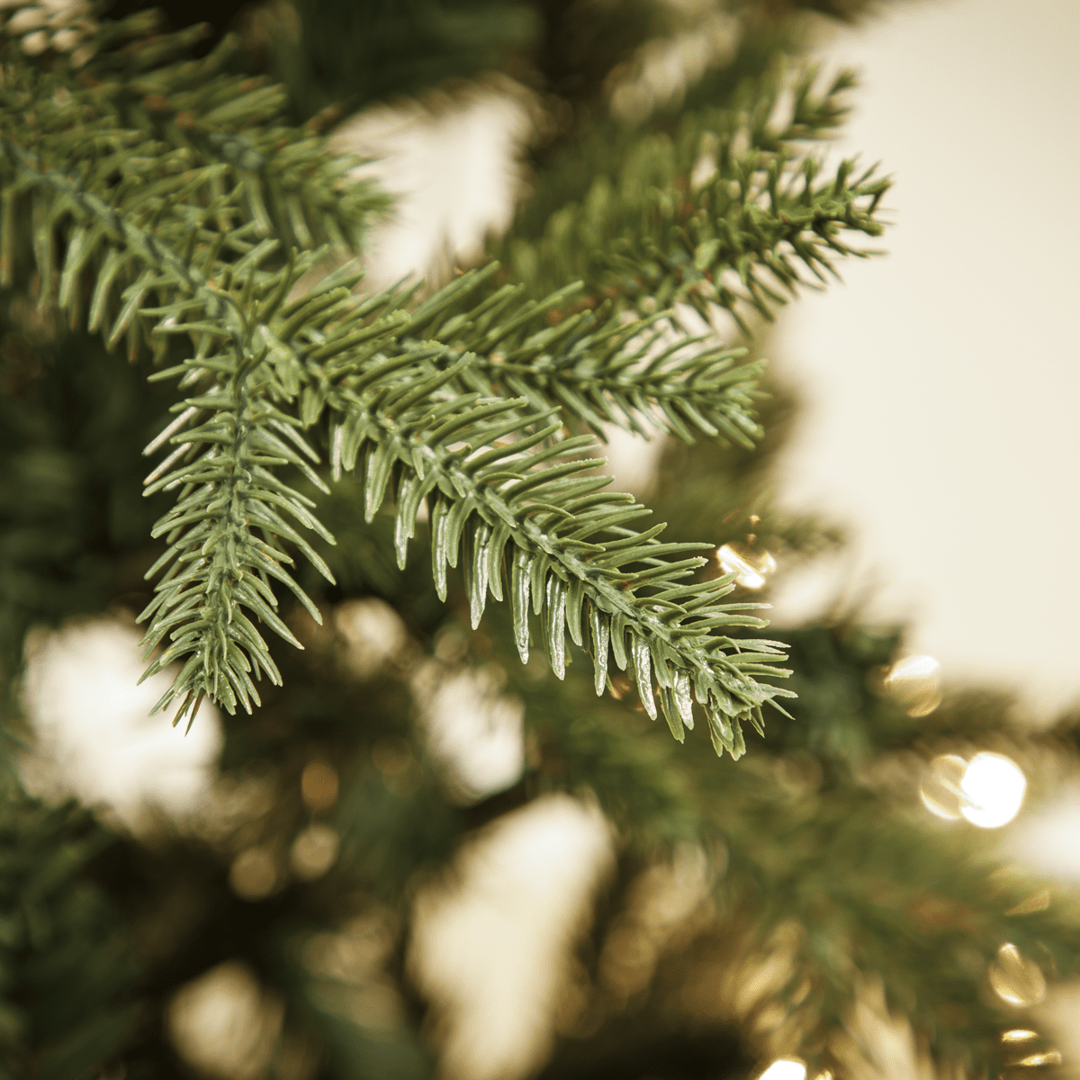 Dellonda Artificial Hinged Christmas Tree 7ft(210cm) - Image 4