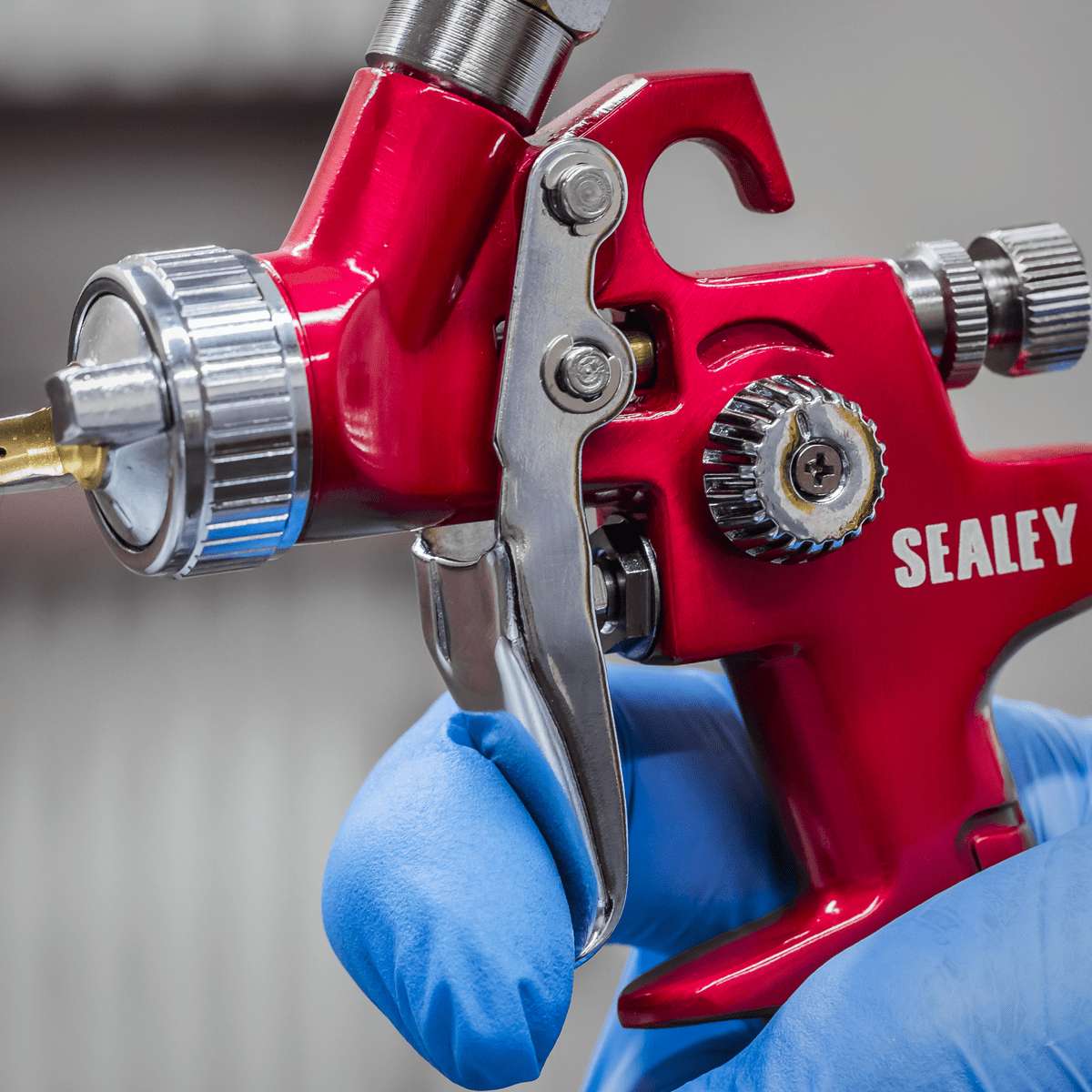 Workshop Series HVLP Gravity Feed Touch-Up Spray Gun 0.8mm Set-Up - Image 4