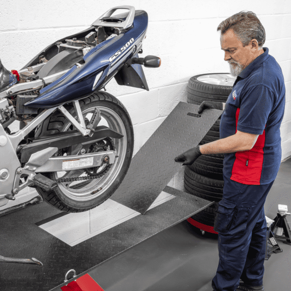 Air/Hydraulic Motorcycle Lift 454kg Capacity