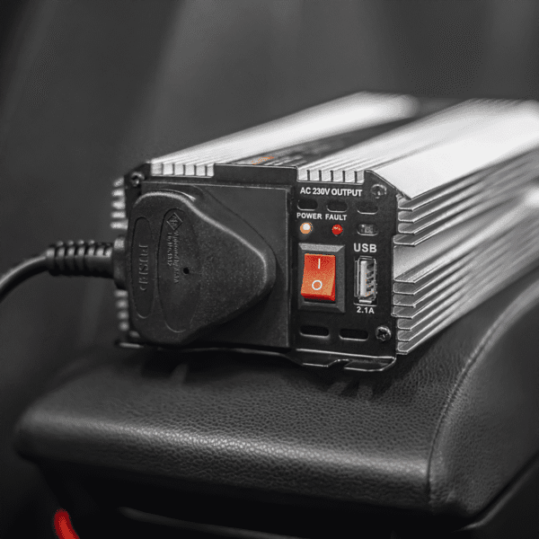Modified Sine Wave Power Inverter 500W 12V DC - 230V ~ 50Hz