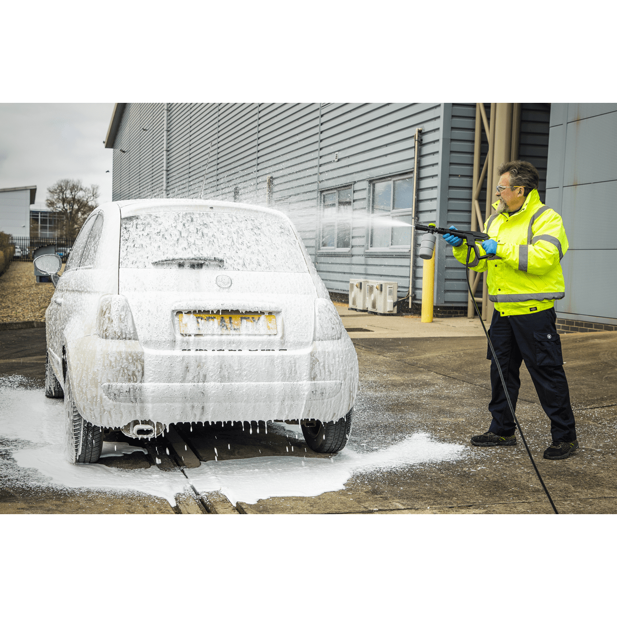 Pressure Washer with Snow Foam 100bar 390L/hr - Image 12