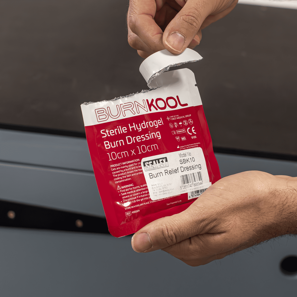 Burn Relief Dressing 100 x 100mm - Image 5