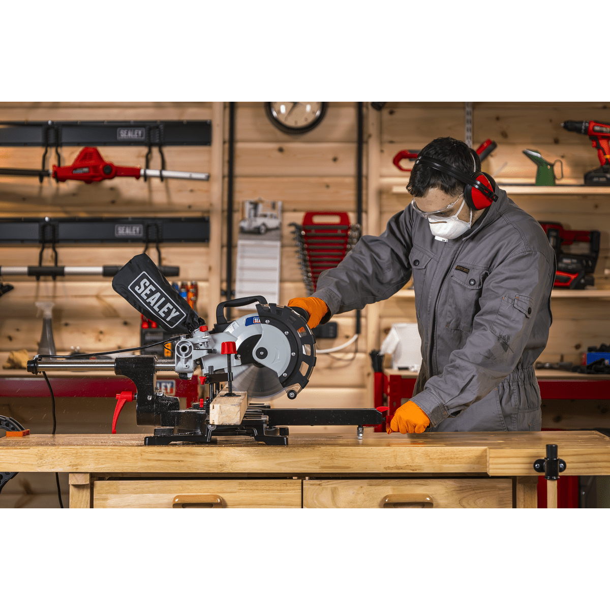 Sliding Compound Mitre Saw 216mm - Image 7
