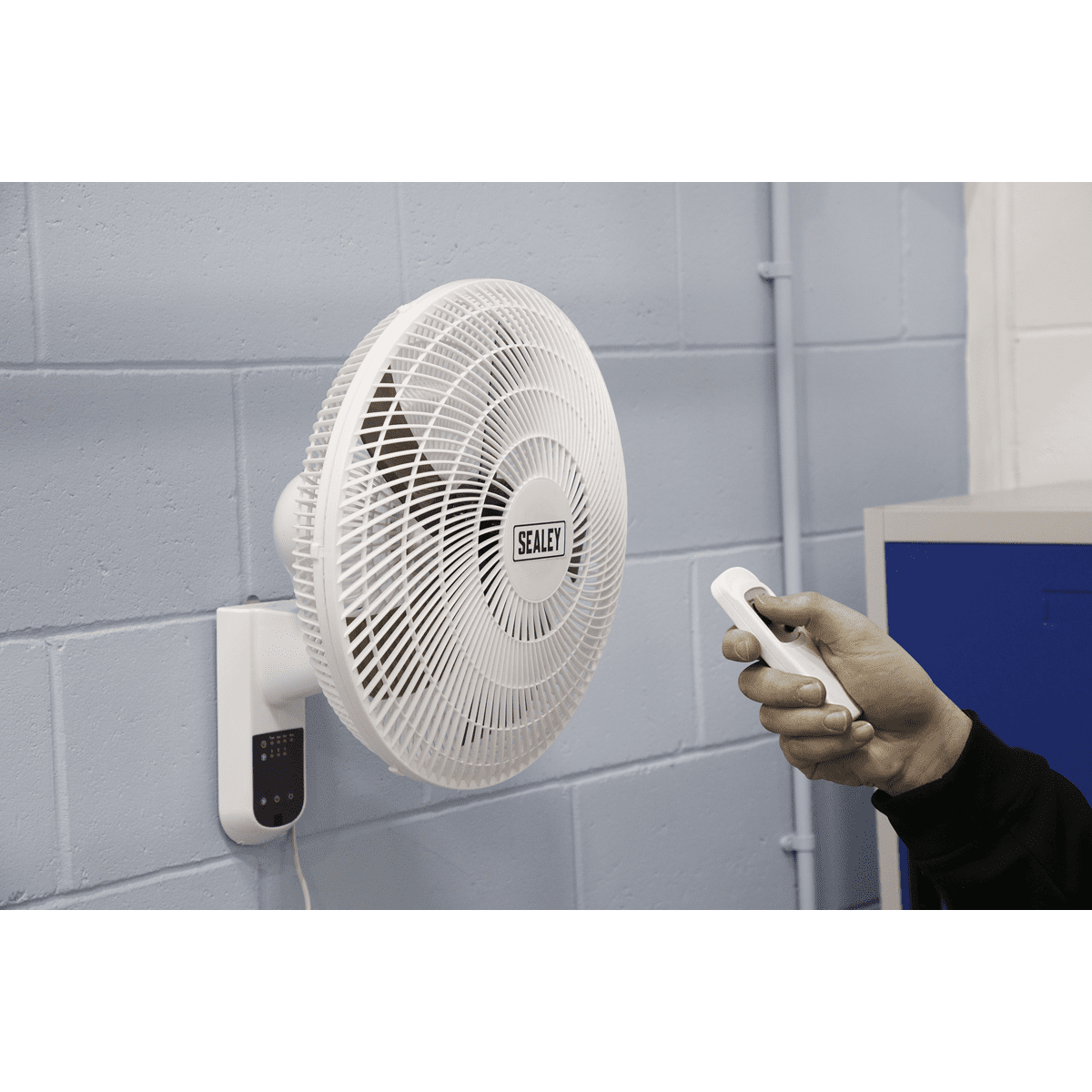 18" Wall Fan with Remote Control 3-Speed 230V - Image 6