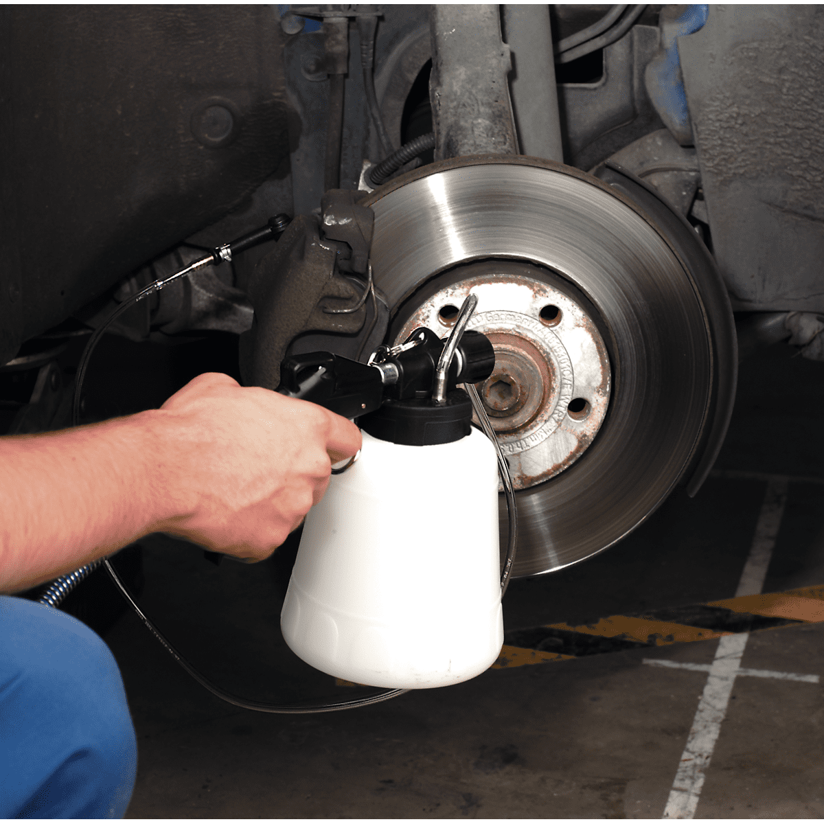 Brake & Clutch Bleeder Vacuum Type 1L - Image 3