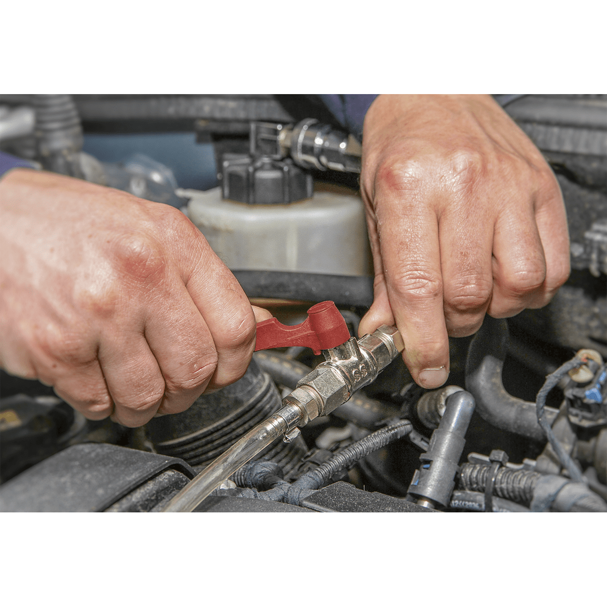 Pneumatic Brake & Clutch Bleeder 1.5L - Image 3