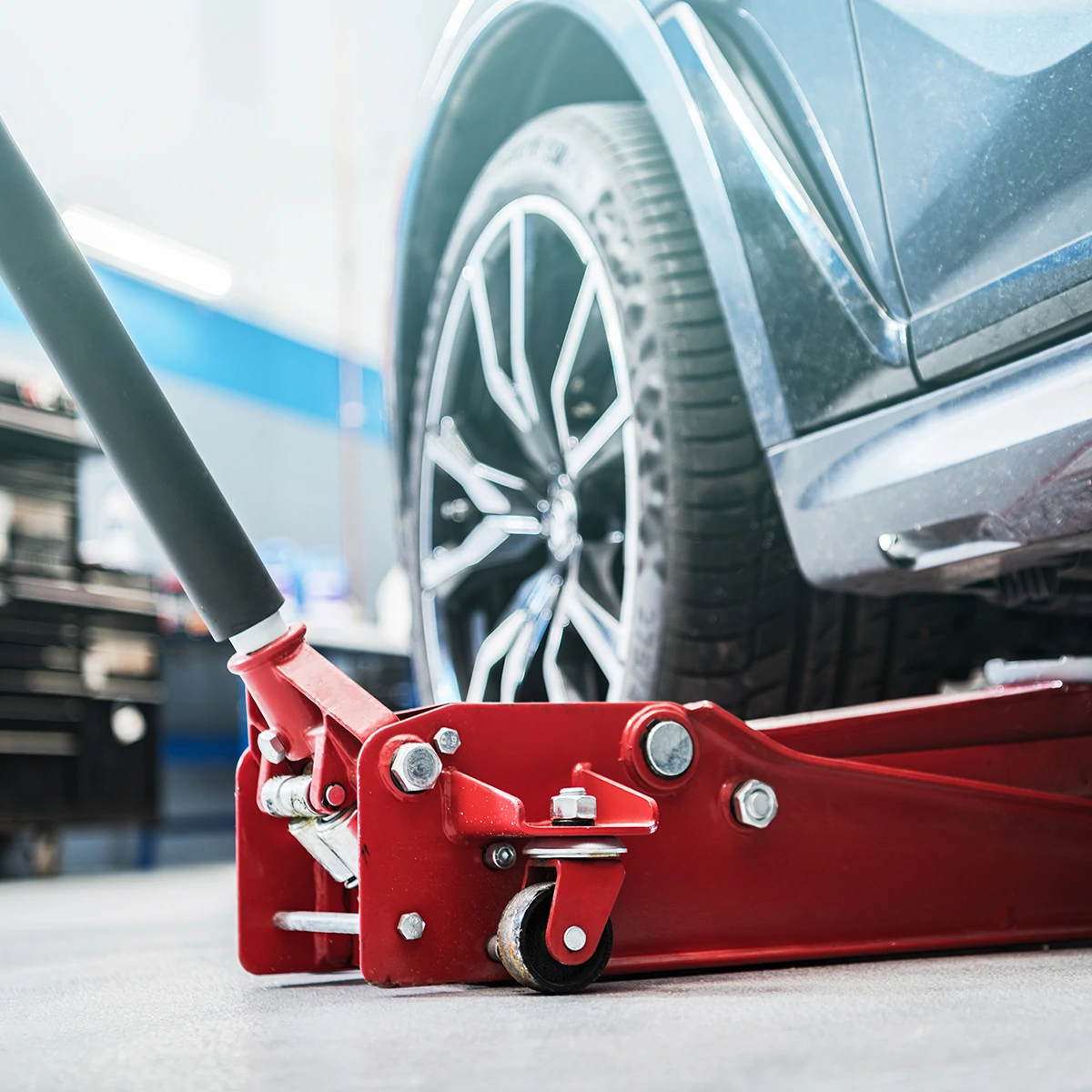 Jacking &amp; Lifting Decorative Image