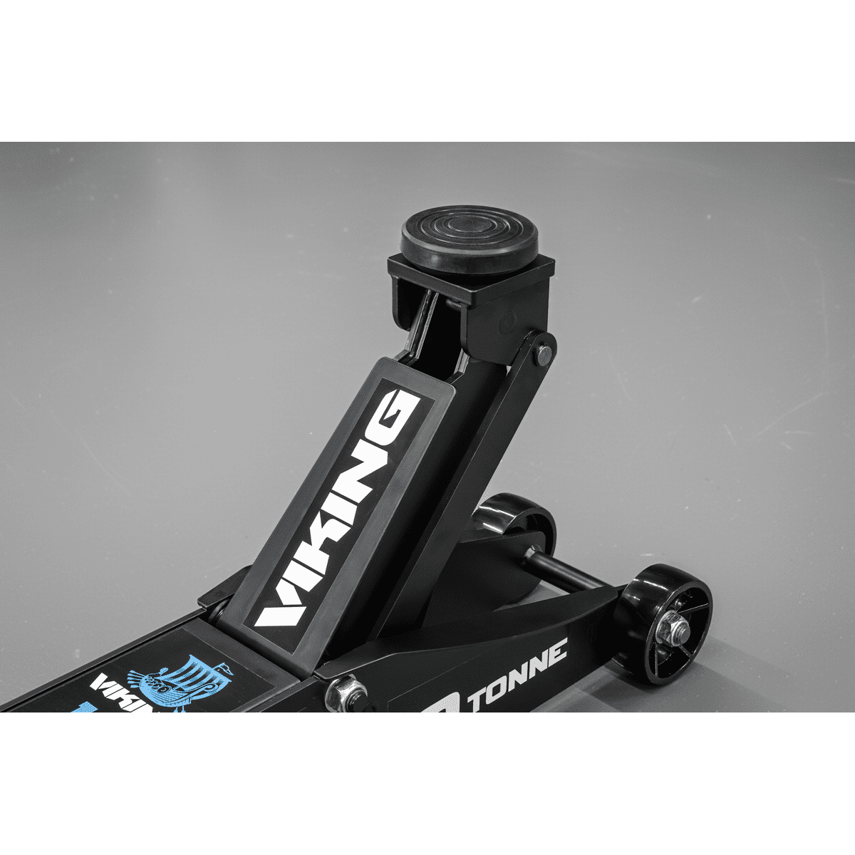 Viking Professional Long Reach Air/Manual Operation Trolley Jack with Rocket Lift 10 Tonne - Image 9