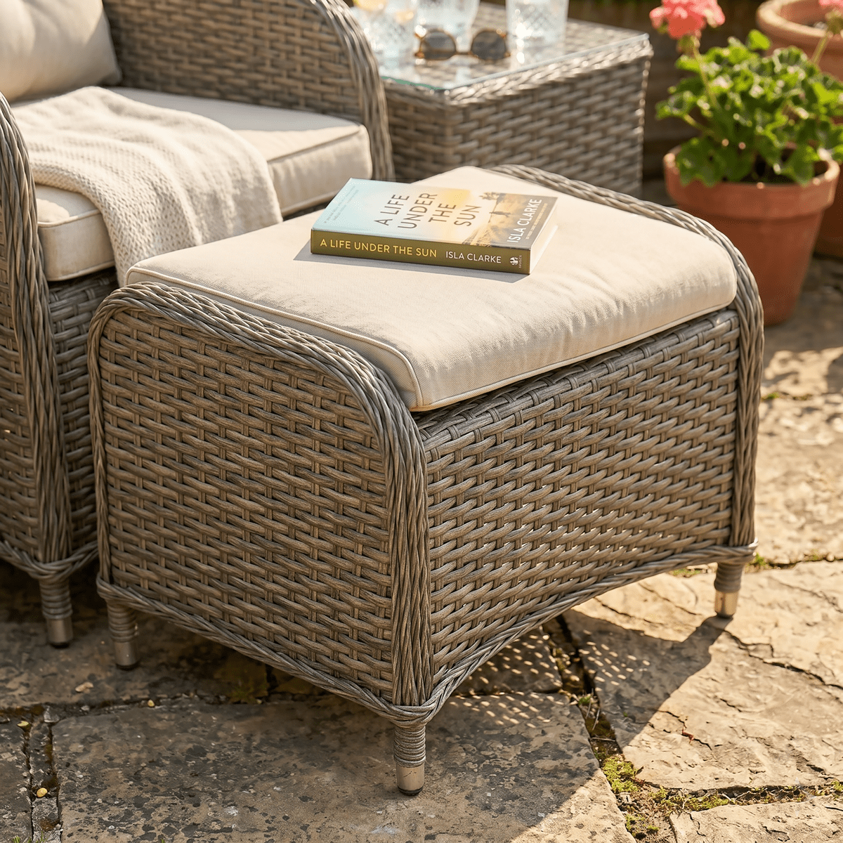 Dellonda Chester Rattan Wicker Outdoor Recliner Loungers & Table Set 5pc - Image 13