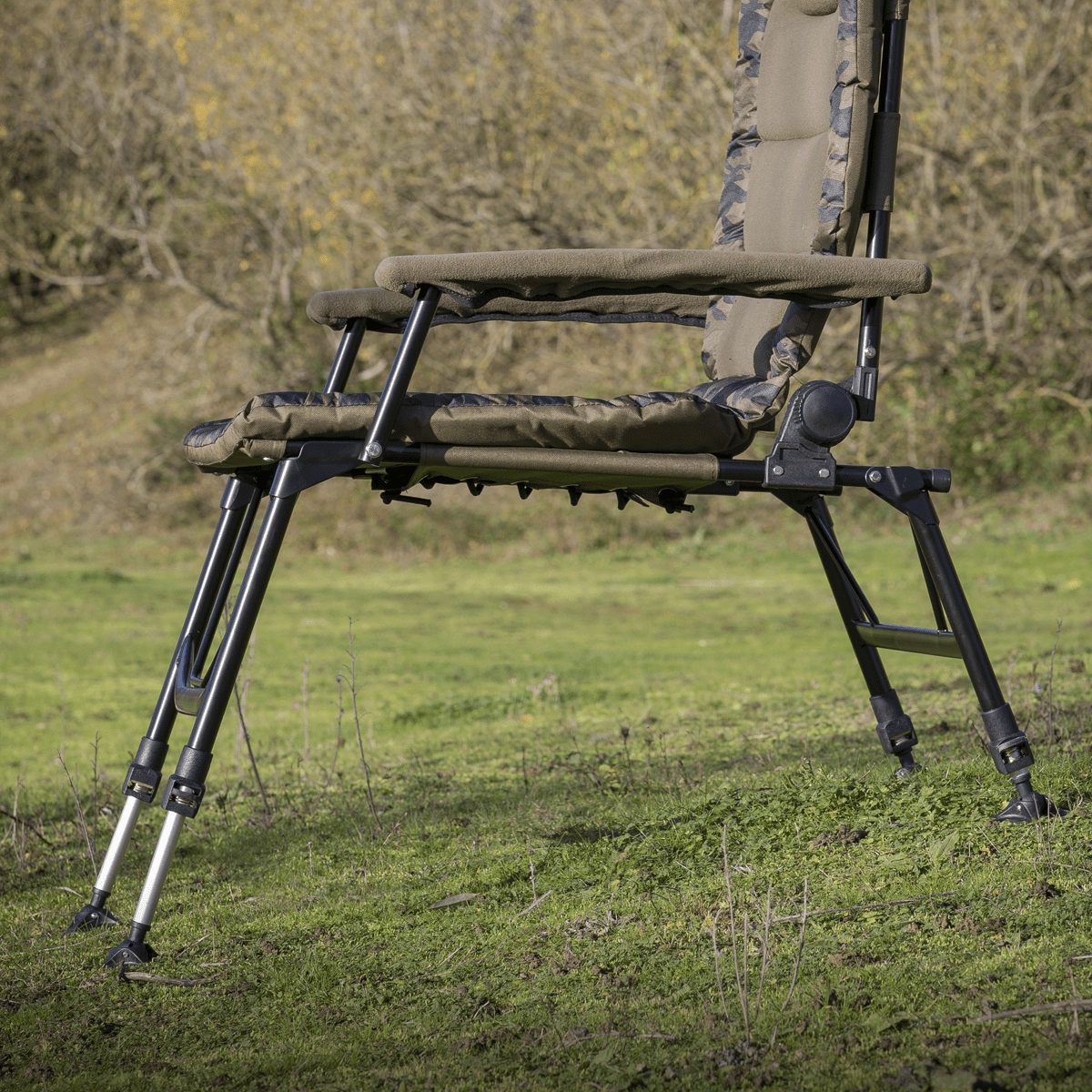 Dellonda Portable Reclining Chair with Armrests - Image 4
