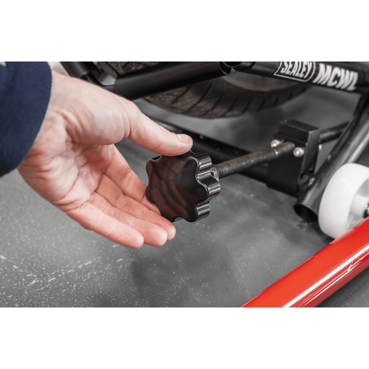 Motorcycle Wheel Adjustable Support with Rollers - Image 4