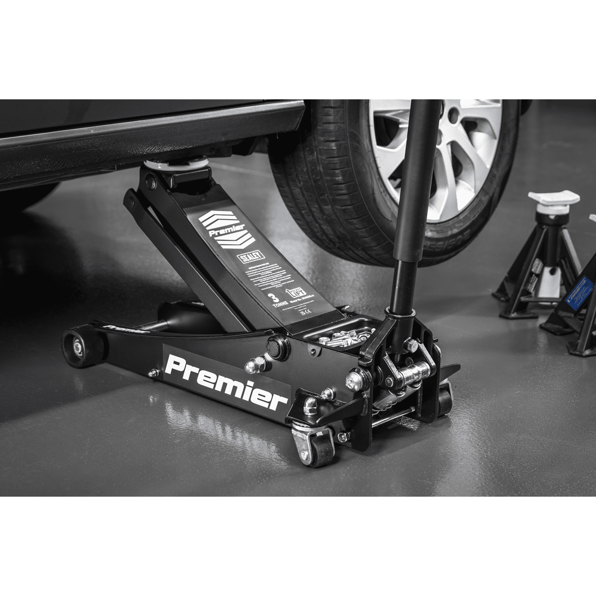 Premier Low Profile Trolley Jack with Rocket Lift 3 Tonne - Black - Image 7