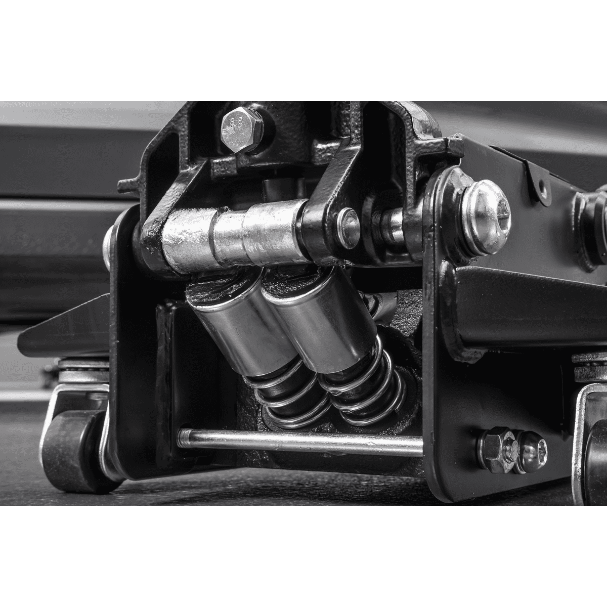 Premier Low Profile Trolley Jack with Rocket Lift 3 Tonne - Black - Image 8