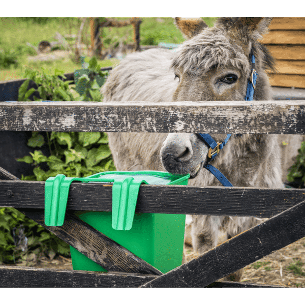 Hook-Over Feeder 13L
