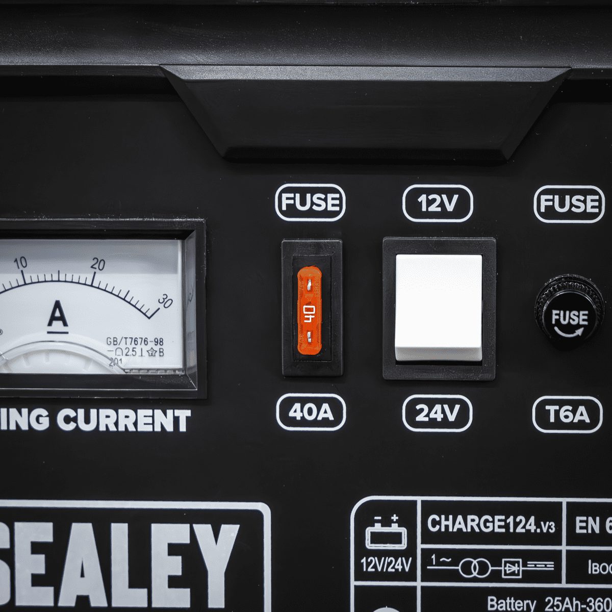 12/24V Battery Charger 28A 230V - Image 8