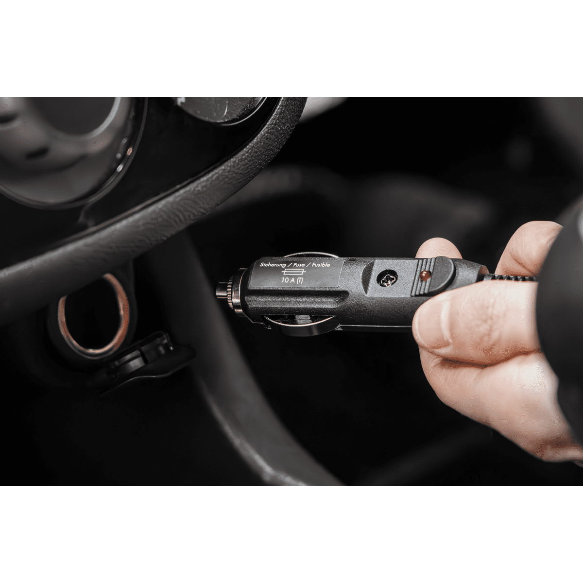 Rechargeable Tyre Inflator & Power Bank with Worklight 12V - Image 7
