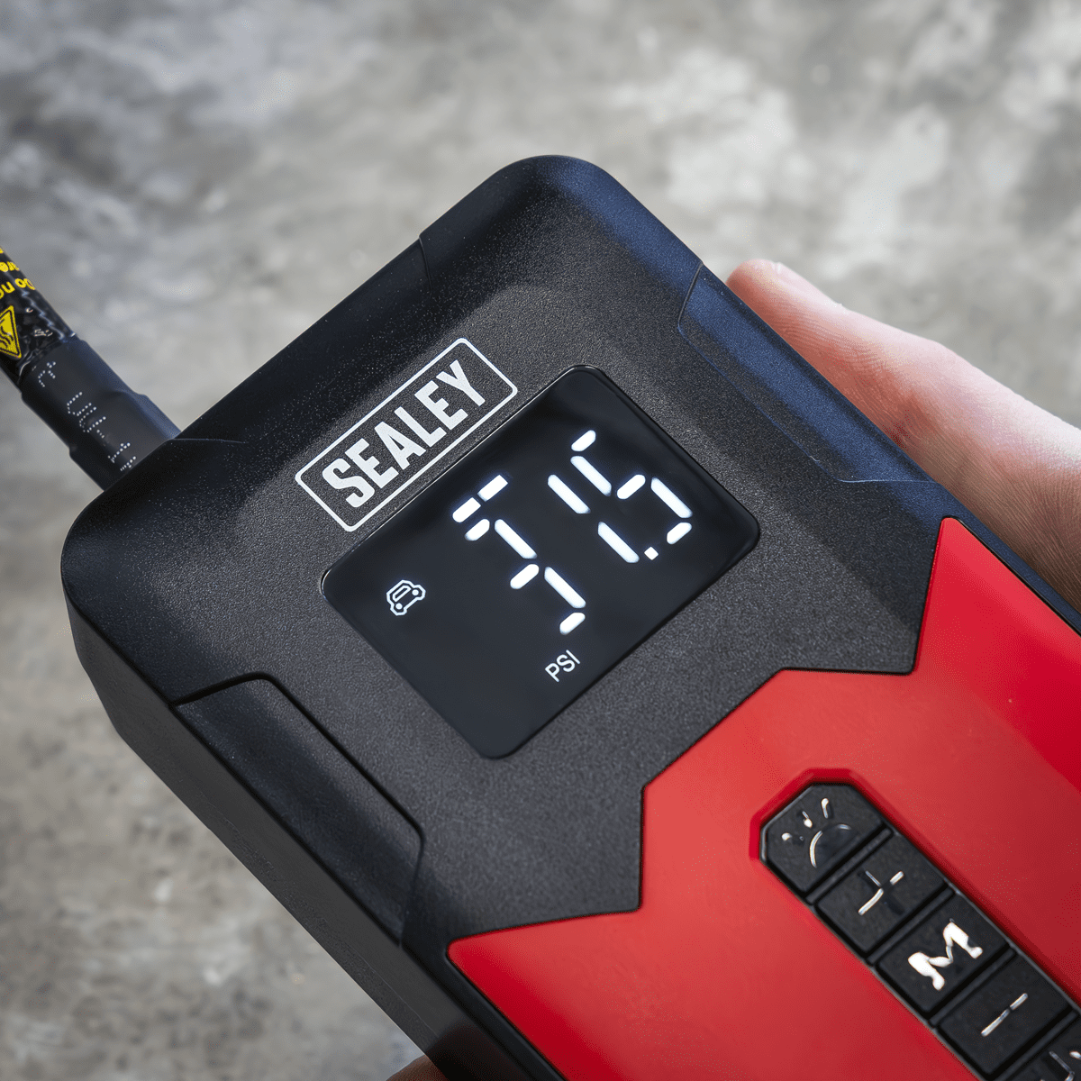 Rechargeable Tyre Inflator & Power Bank with Worklight 12V - Image 10