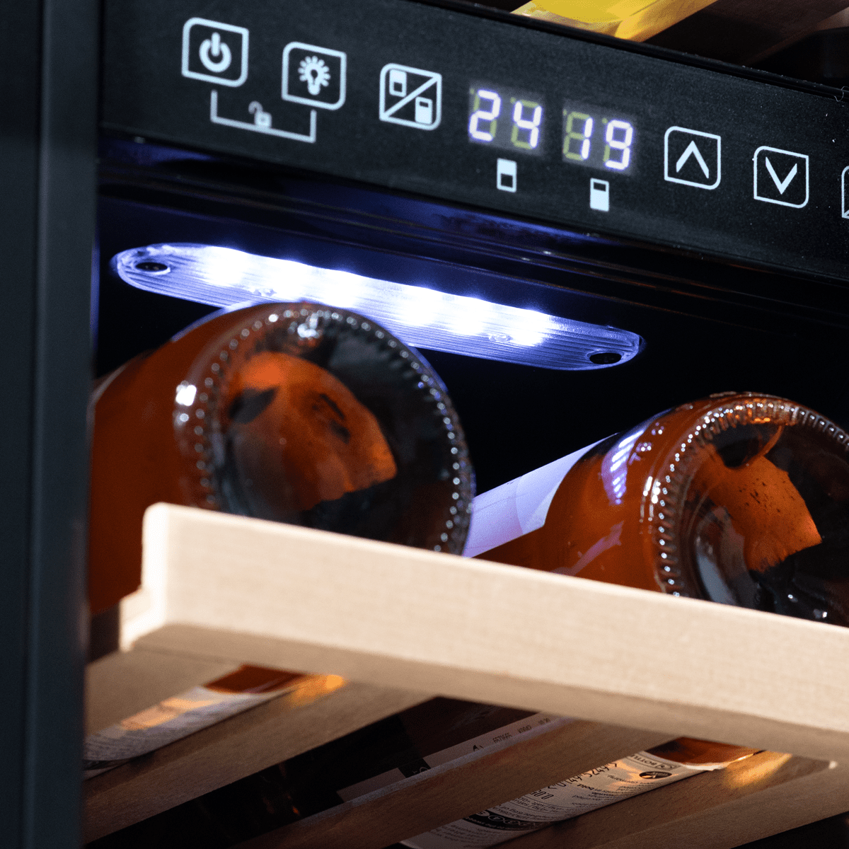 Baridi 17 Bottle Dual Zone Slim Built-In 30cm Wine Cooler with Touchscreen Controls, Beech Wood Shelves & LED Light - Black - Image 2