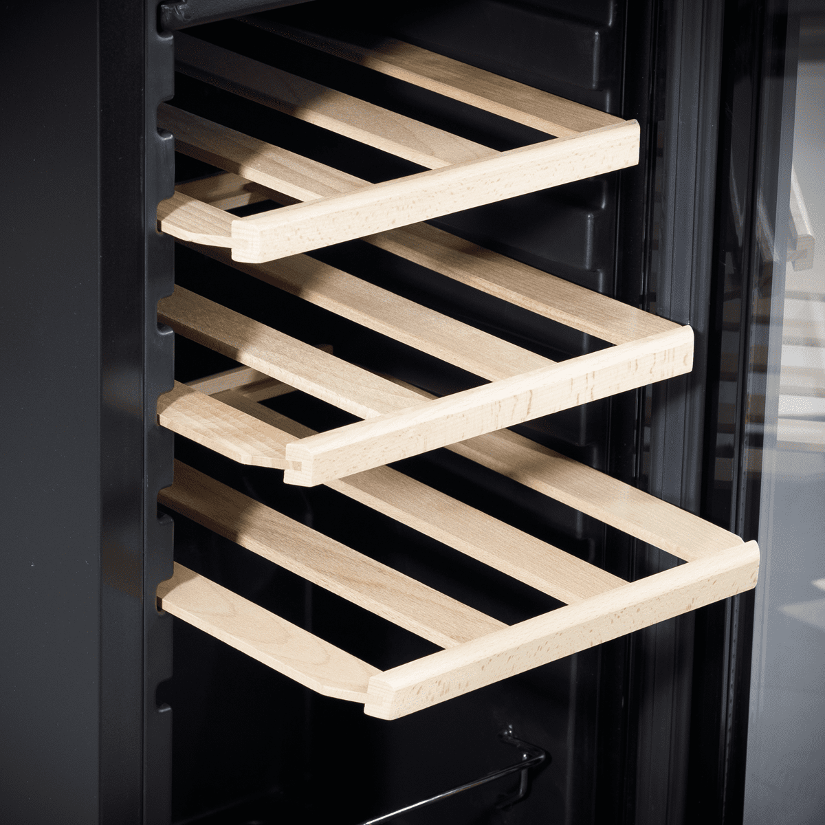 Baridi 18 Bottle Dual Zone Wine Fridge/Cooler with Digital Touchscreen Controls, Wooden Shelves & LED Light - Black - Image 5