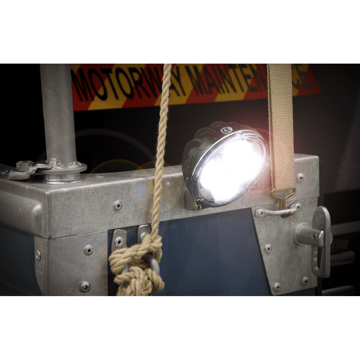 Mini Round Worklight with Adjustable Bracket 12W SMD LED - Image 3