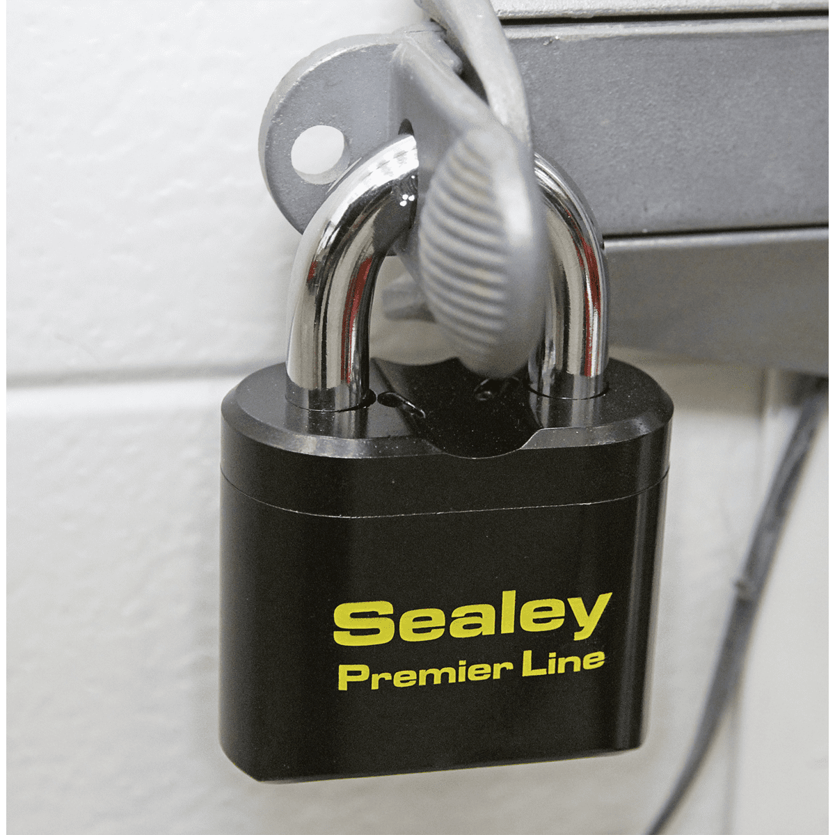 Premier™ Steel Body Combination Padlock 62mm - Image 4
