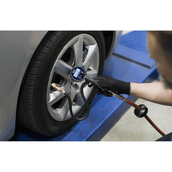 Digital Tyre Inflator with Clip-On Connector