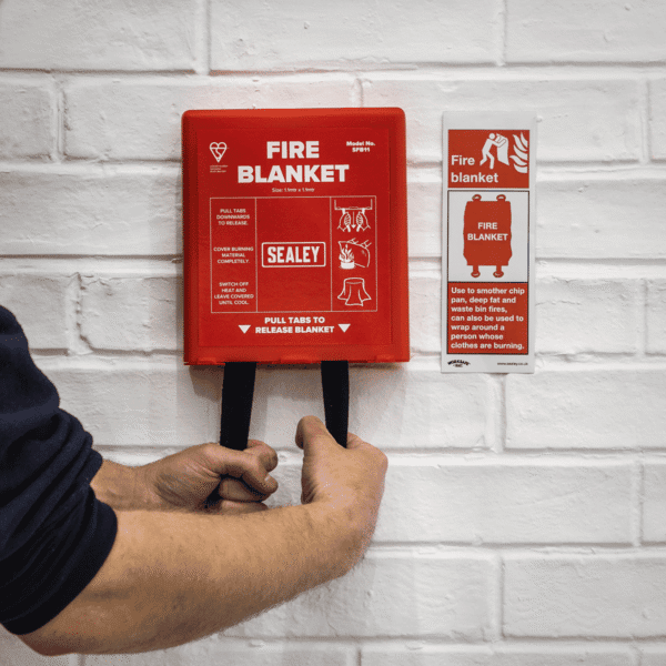 Worksafe® Fire Blanket, Rigid Plastic Safety Sign - Pack of 10