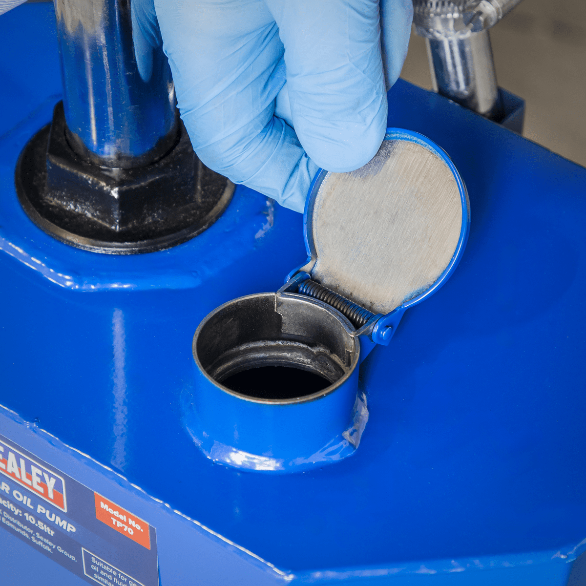Gear Oil Dispensing Unit 10.5L - Image 8