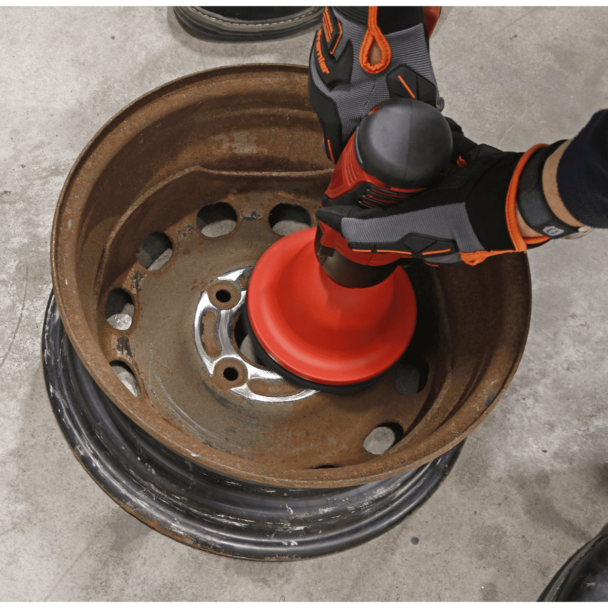 Wheel Hub Cleaner - Image 5